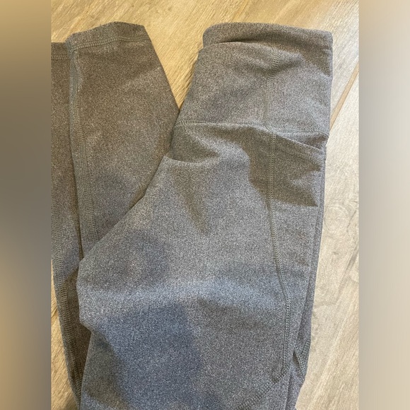 Old navy athletic leggings size small - Picture 1 of 2